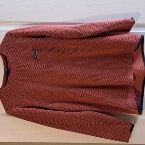 Patagonia Women's XLarge Salmon colored pullover.